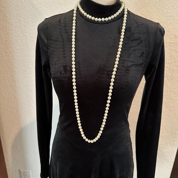 Vintage Long String of Glass Pearls - Picture 5 of 7